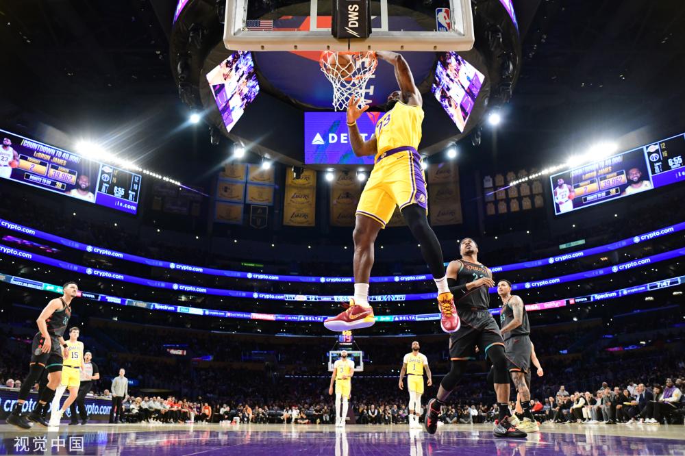 回更衣室时 回更衣室时